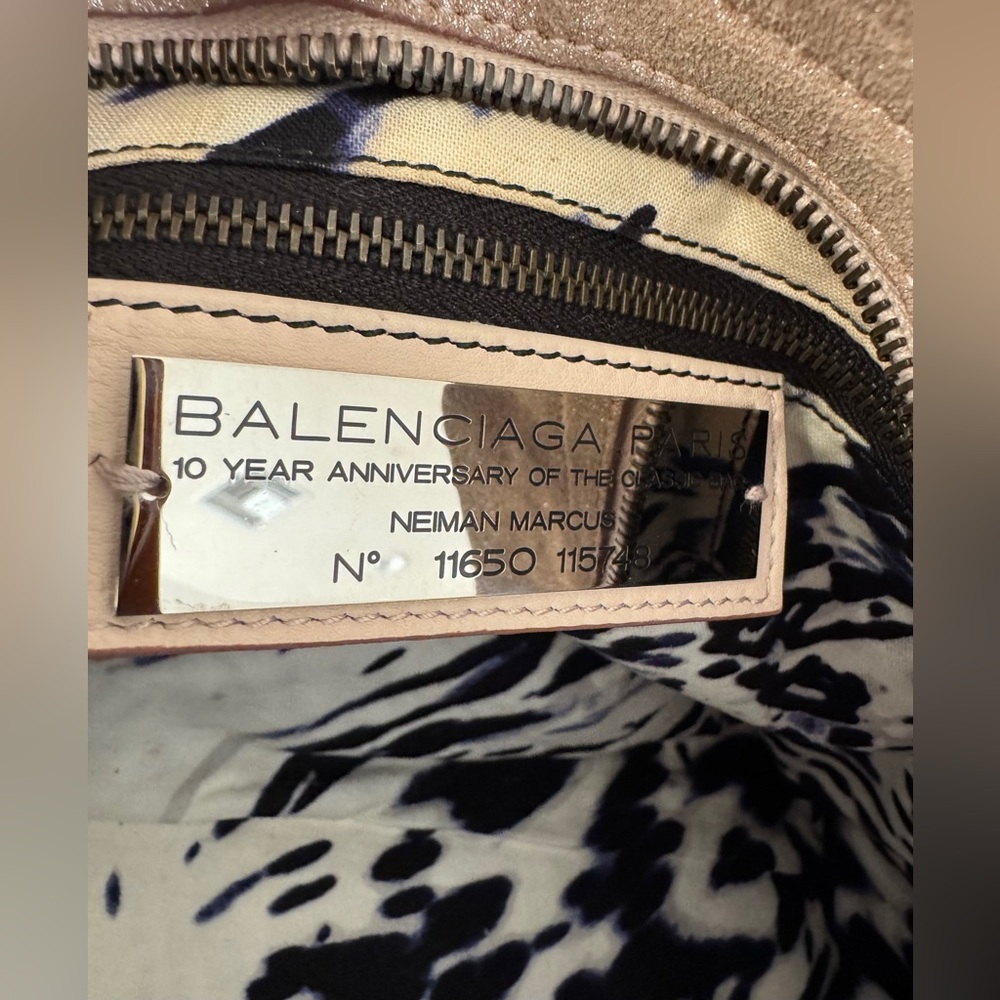 Balenciaga x Neiman Marcus Limited Edition City Bag - Picture 16 of 17